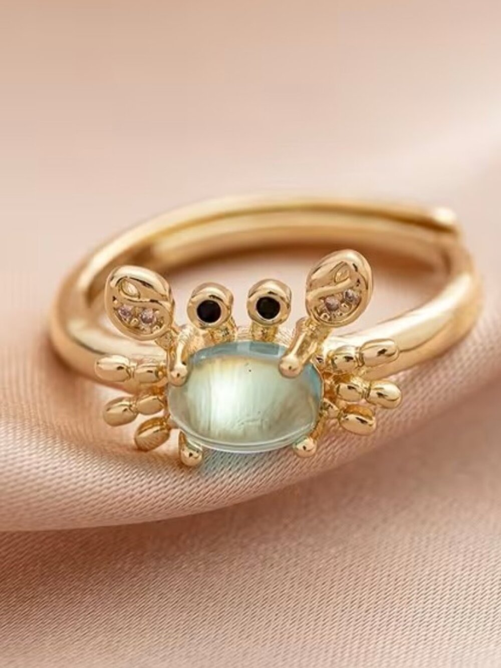 Ring Featuring a Delicate Mini Cute Crab w/ Rhinestone Accents Z143
